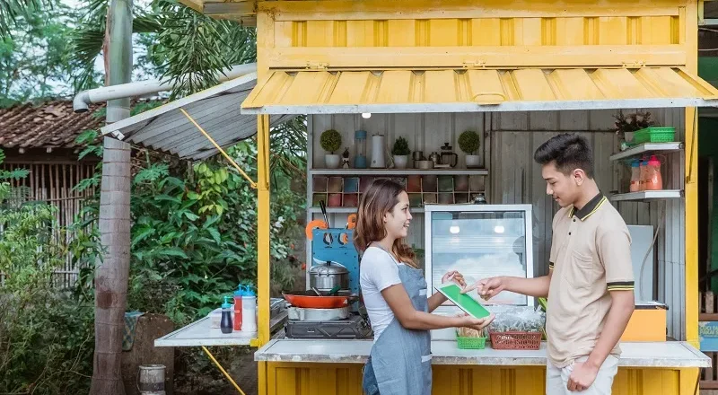 Memutar Nasib dari Dapur Rumah: Kisah Sukses Bisnis Kuliner Bermodal Hobi Masak